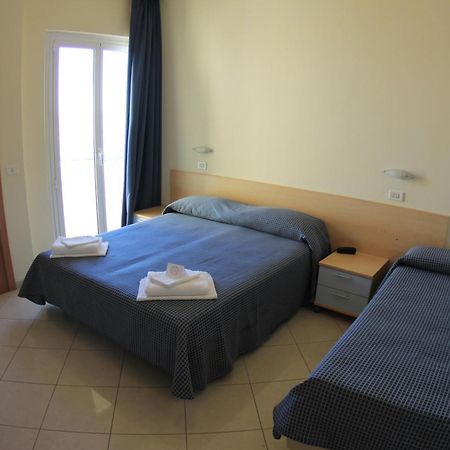 Hotel Fantasy Rimini Værelse billede