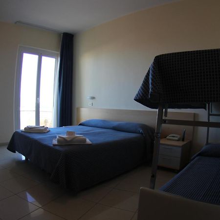 Hotel Fantasy Rimini Værelse billede