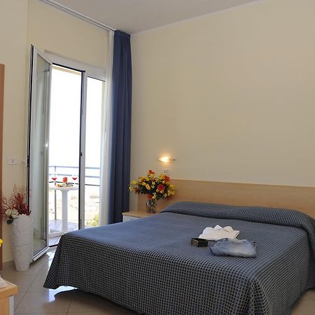 Hotel Fantasy Rimini Værelse billede